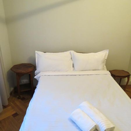 Three Rooms Apartment 第比利斯 外观 照片