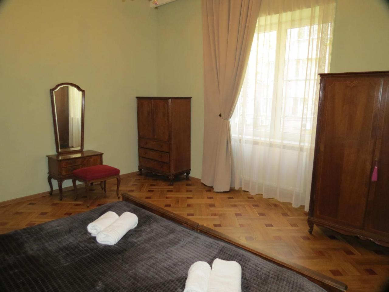 Three Rooms Apartment 第比利斯 外观 照片