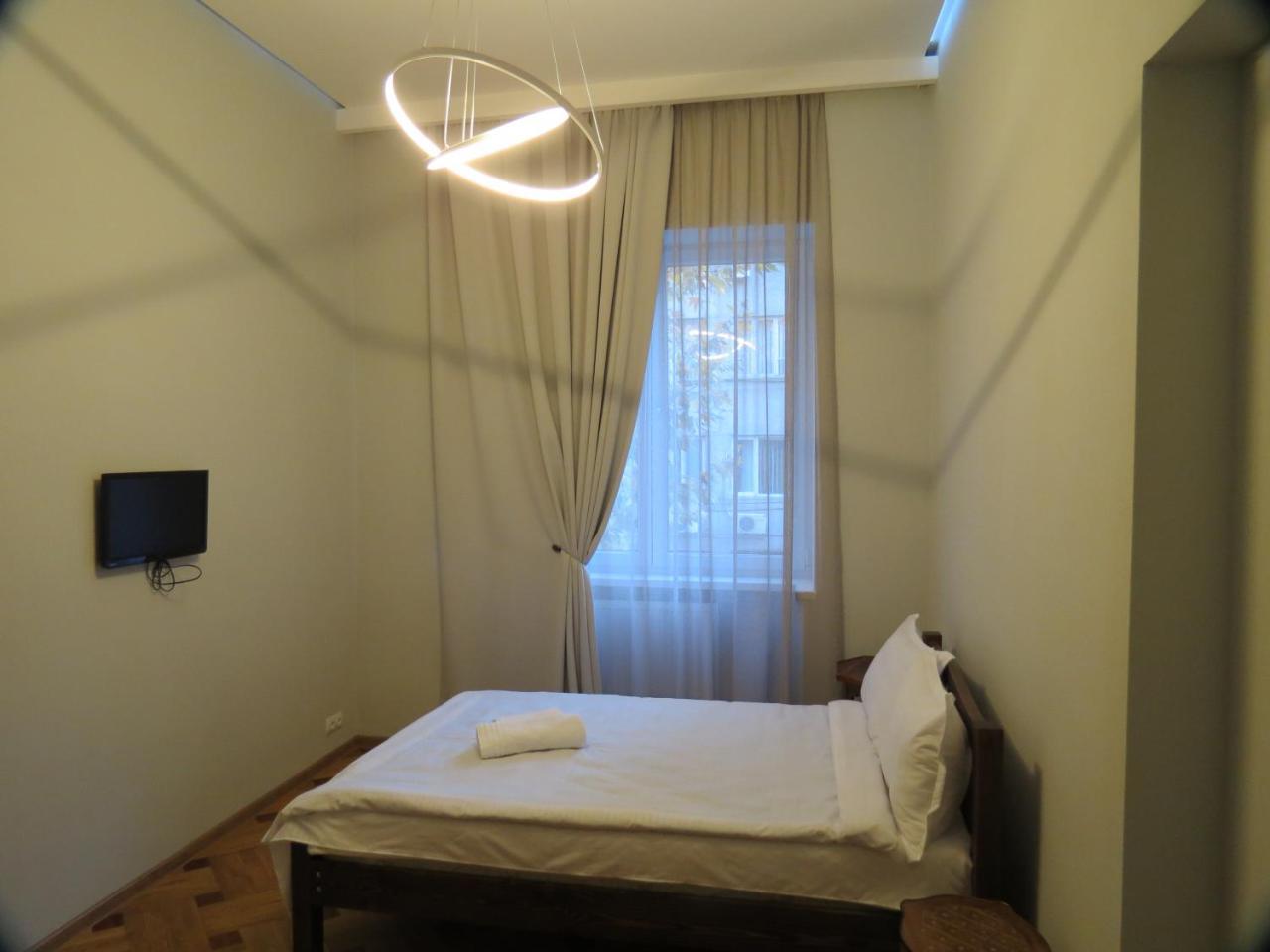 Three Rooms Apartment 第比利斯 外观 照片