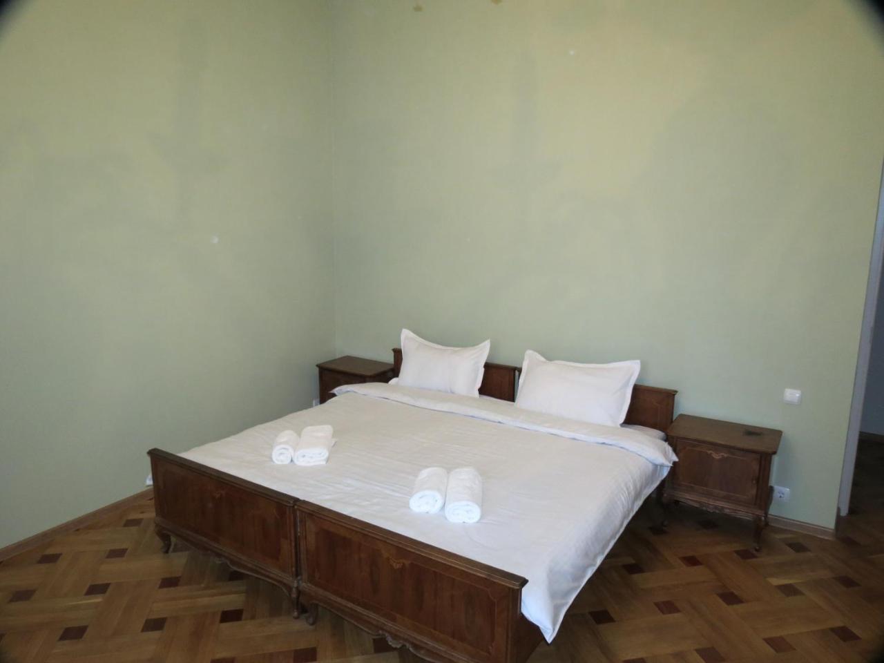 Three Rooms Apartment 第比利斯 外观 照片