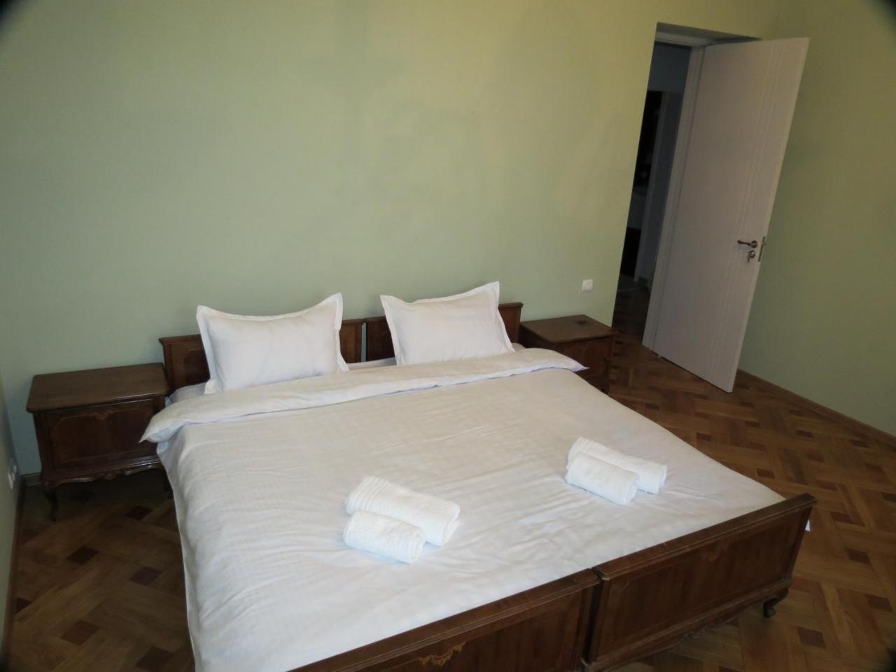 Three Rooms Apartment 第比利斯 外观 照片