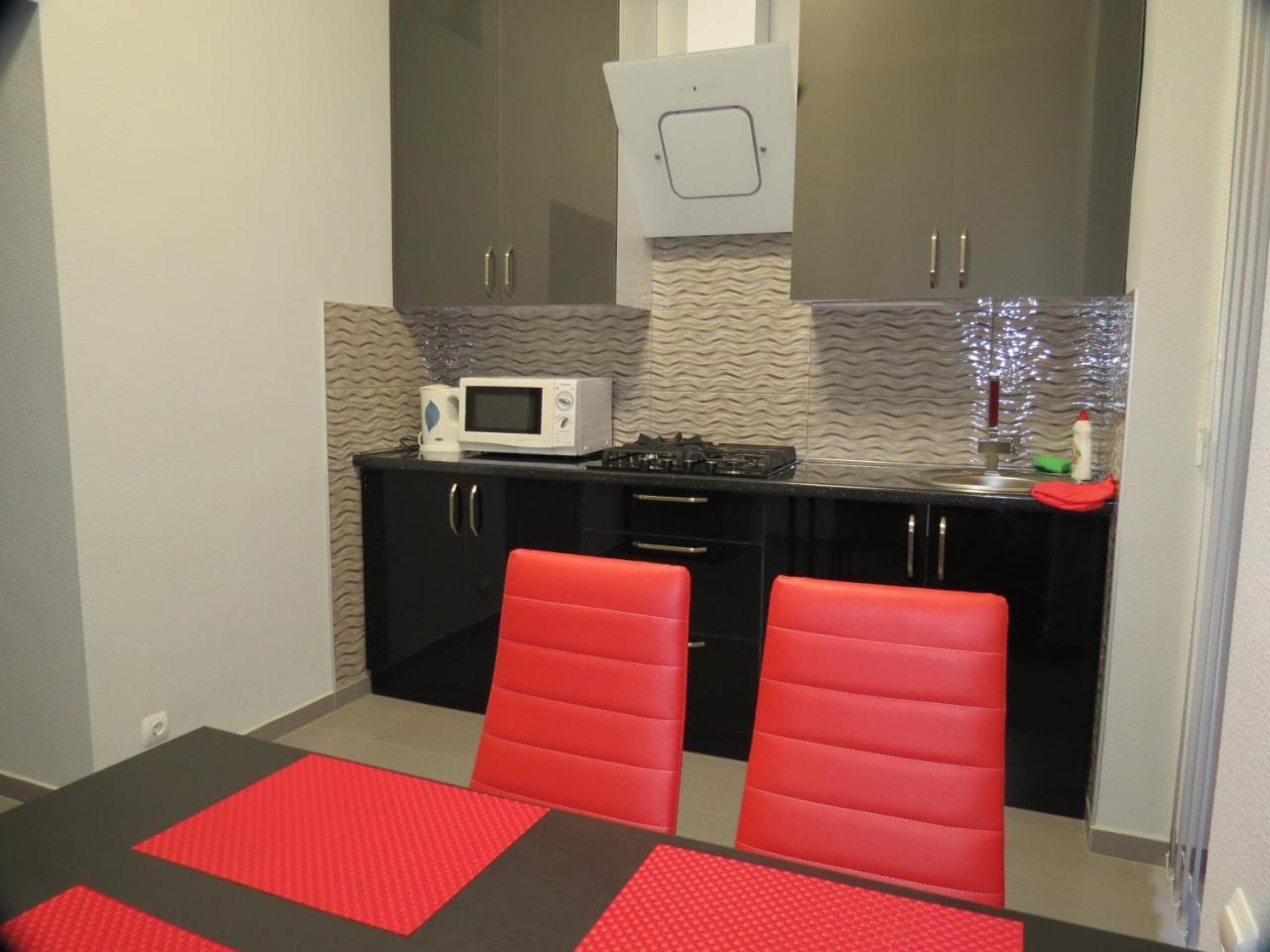 Three Rooms Apartment 第比利斯 外观 照片
