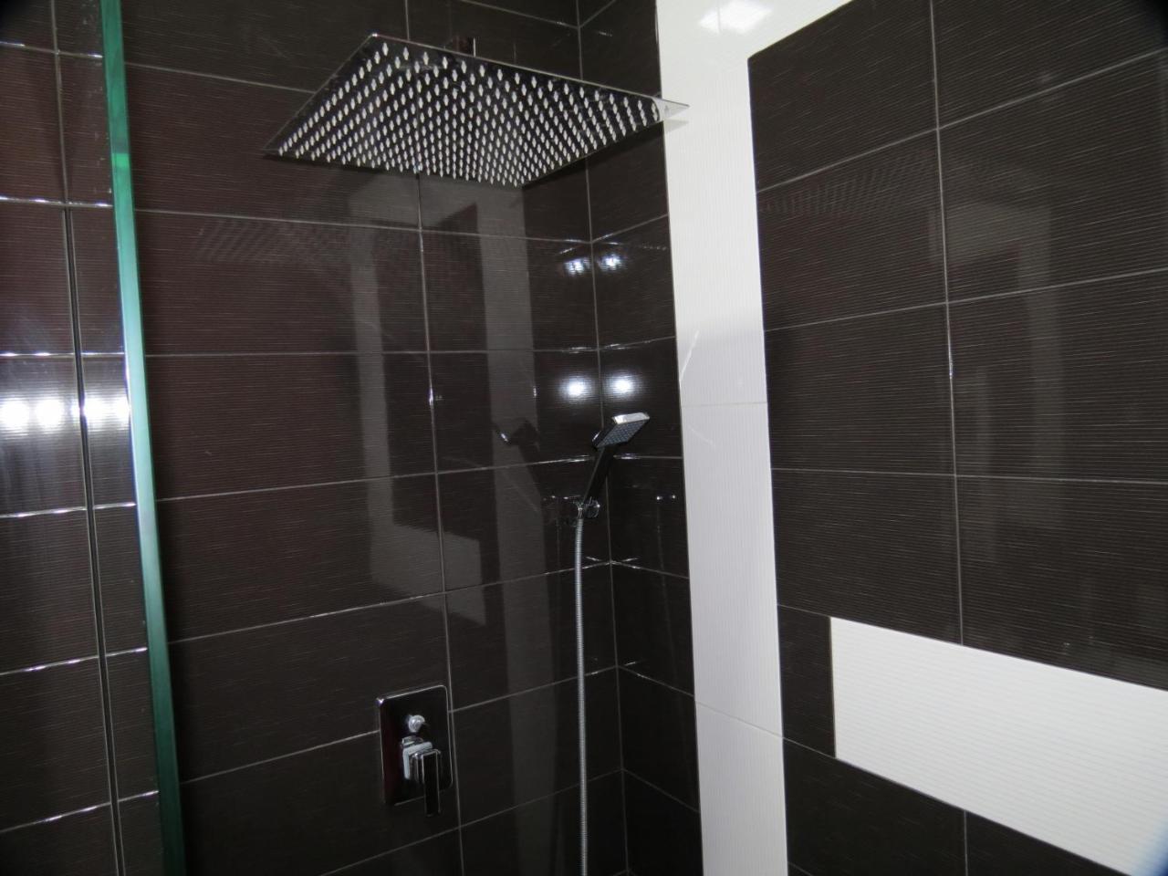 Three Rooms Apartment 第比利斯 外观 照片